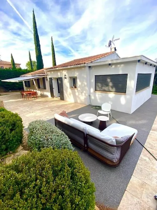 Magnifique Villa Le Sud Climatisee A 10 Mn Des Plages Avec Piscine Pour 6 Personnes Classee 4 Etoiles A Le Beausset France